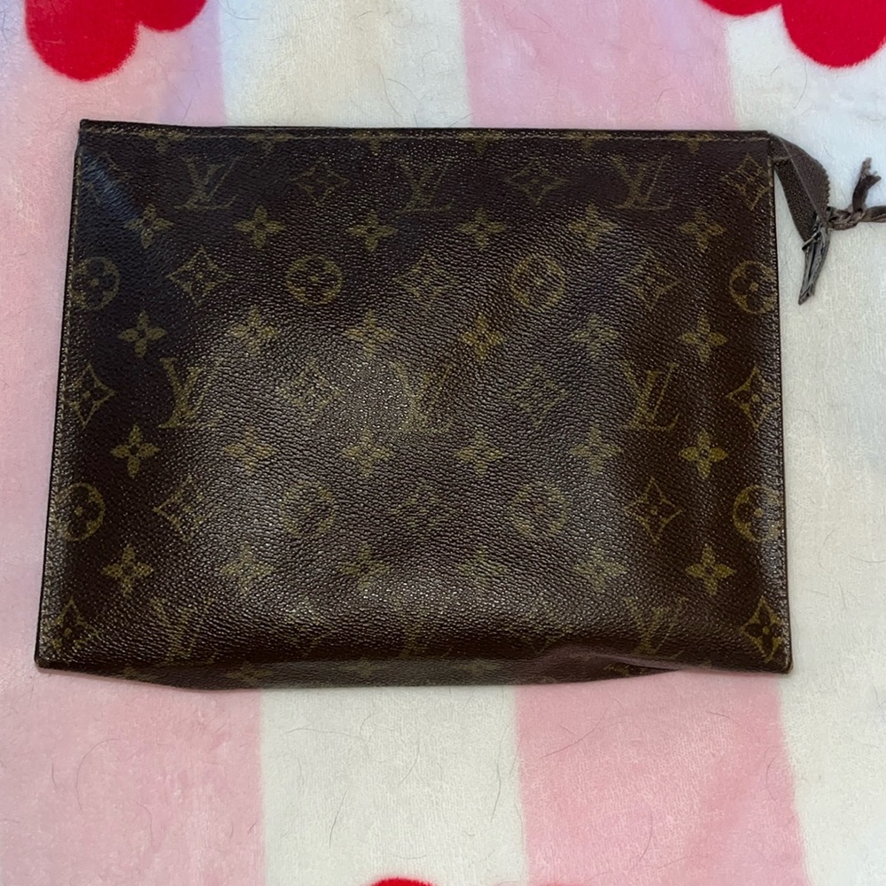 Louis Vuitton Brown Monogram Clutch Bag🥰